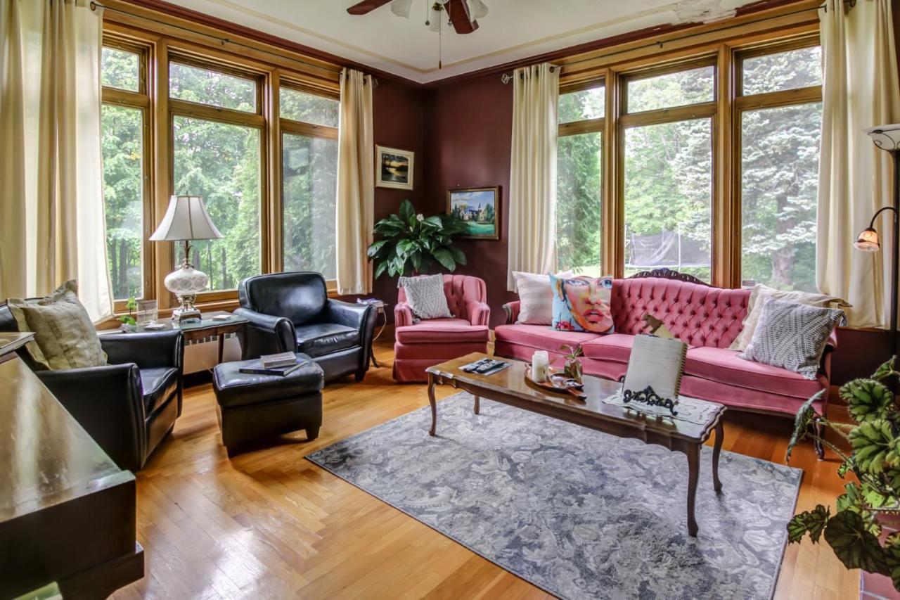 Chateau Murdock Gite Et Esthetique 1950 Chicoutimi Kültér fotó